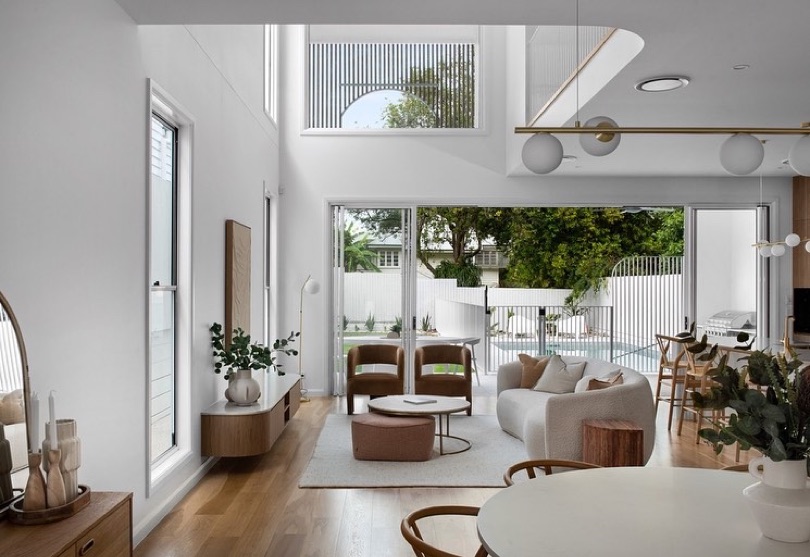 CASA PALMERA. Sold. ⠀⠀⠀⠀⠀⠀⠀⠀⠀ A symphony of natural tones, the living and kitchen space radiates a light and airy ambiance, with picture perfect views of the impressive alfresco area and backyard. ⠀⠀⠀⠀⠀⠀⠀⠀⠀ Casa Palmera sold last year after a short time on the market for $2.55 million. We have exciting new projects…