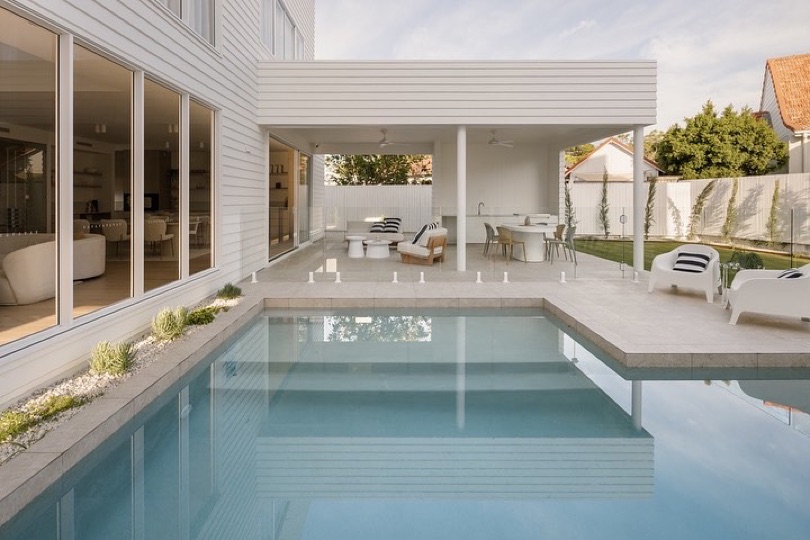 KIRRA. Sold. ⠀⠀⠀⠀⠀⠀⠀⠀⠀ With an epic outdoor living space that embodies the essence of Queensland’s leisurely lifestyle, KIRRA sets the stage for unforgettable moments under the sun. From lazy afternoons by the shimmering pool to gatherings with alfresco dining, this expansive retreat offers the ultimate in luxury…