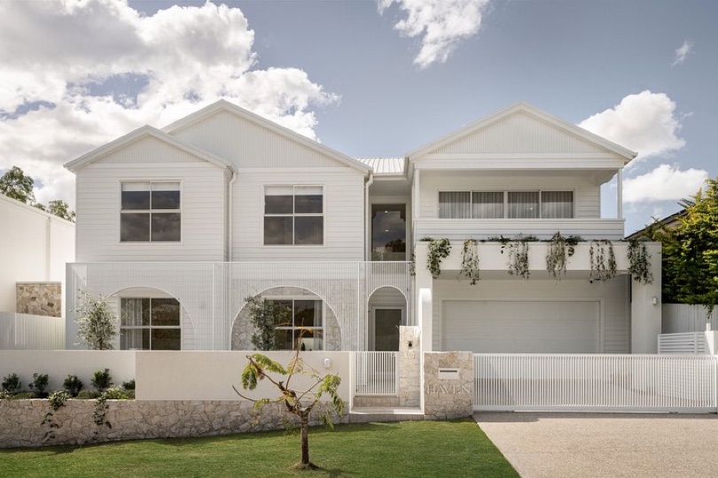 HAVEN is here. ⠀⠀⠀⠀⠀⠀⠀⠀⠀ The first home completed in our 'Avenue Collection' in the blue-chip suburb of Camp Hill. ⠀⠀⠀⠀⠀⠀⠀⠀⠀ A symphony of sophisticated neutral tones, sumptuous textures, and graceful archways, seamlessly harmonizing to craft an oasis that redefines family living. With its grand double-height void…