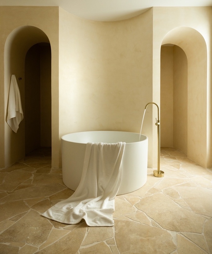 AMMOS. On The Market. ⠀⠀⠀⠀⠀⠀⠀⠀⠀ Enter the master retreat at AMMOS, where luxury meets Mediterranean charm. The ensuite, inspired by a Mediterranean bathhouse, boasts a freestanding tub, stunning Venetian plaster, and dual vanities. ⠀⠀⠀⠀⠀⠀⠀⠀⠀ Get in touch today to find out how you can secure AMMOS. Sales enquiries to…