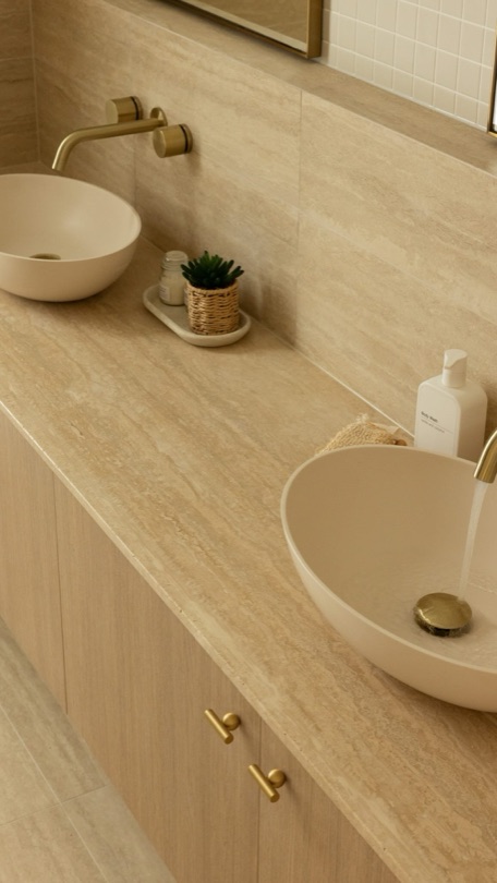 AMMOS. On The Market. ⠀⠀⠀⠀⠀⠀⠀⠀⠀ Step into the master suite at AMMOS, where luxury meets artistry. The arched walk-in robe invites you into a world of elegance, while the Mediterranean bathhouse-inspired ensuite captivates with its round soaking tub and endless Venetian plaster. ⠀⠀⠀⠀⠀⠀⠀⠀⠀ This suite is a masterpiece…