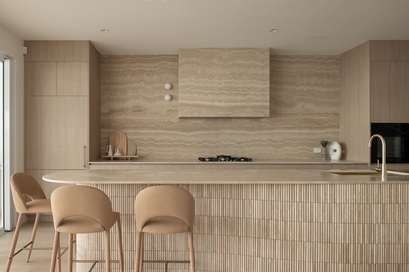 PETRA. Sold. ⠀⠀⠀⠀⠀⠀⠀⠀⠀ Welcome to PETRA, where elegance and creativity converge in a kitchen designed to inspire both the eye and the palate. Adorned with exquisite travertine finishes, this space exudes a sense of luxurious sophistication, transforming it into more than just a cooking area - it’s a breathtaking…