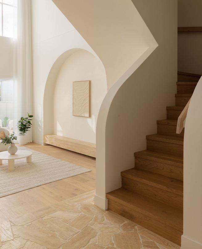 ALHAMBRA Mediterranean influence, expressed through form, texture, and restraint. Located in Tarragindi, ALHAMBRA draws from traditional Mediterranean architecture — layered with a contemporary clarity that defines each space. Arched forms, rendered finishes and natural materials create depth and softness, while a…